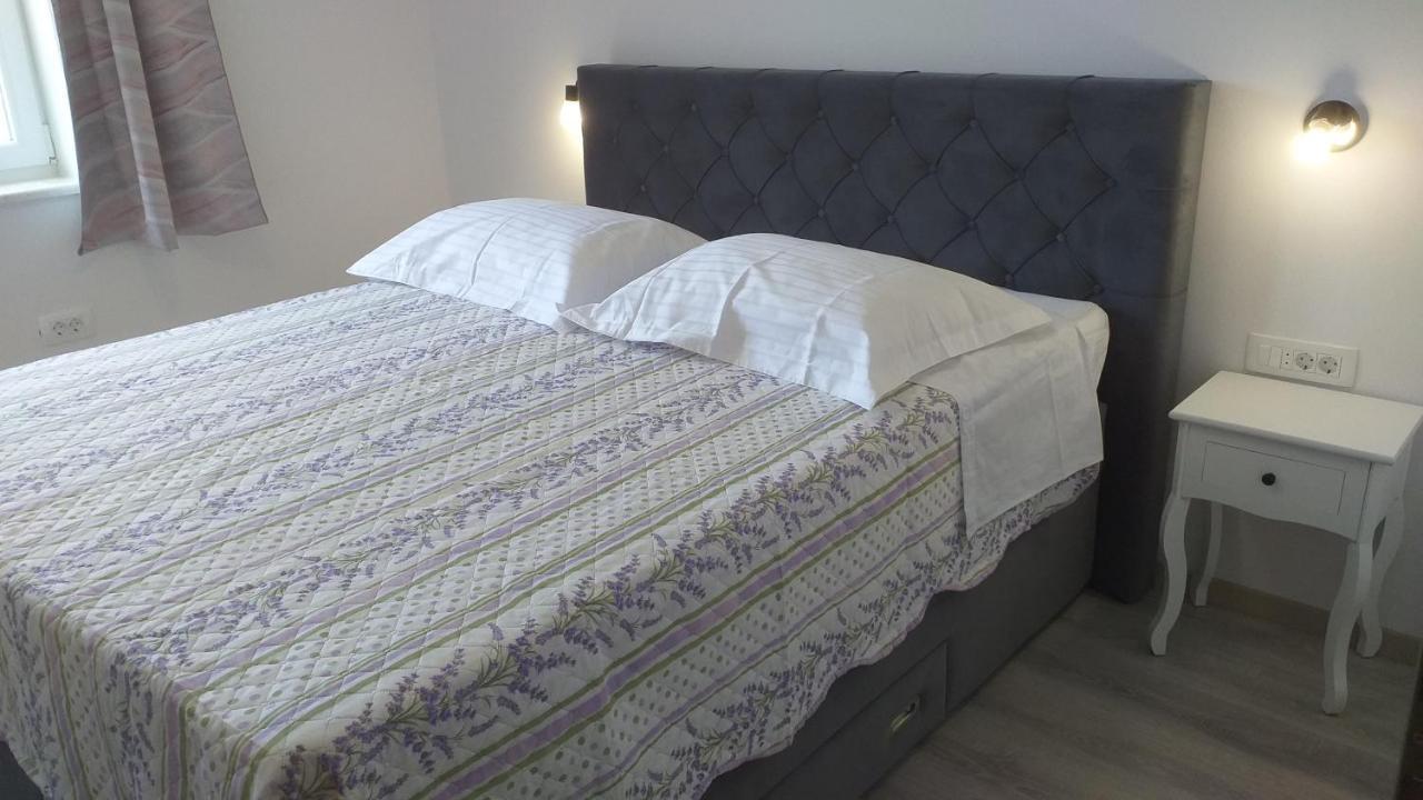 Apartman Karla Lastovo Bagian luar foto