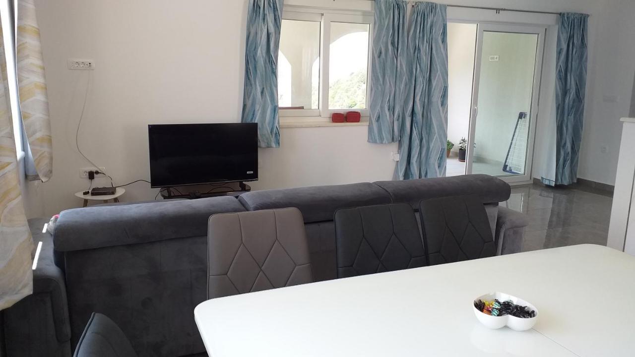 Apartman Karla Lastovo Bagian luar foto